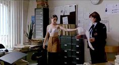 Голая грудь Мари Жиллен в фильме «Приманка» фото #13