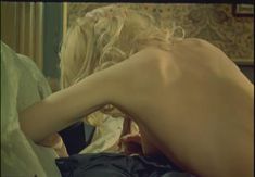 Голая Мари Форса в фильме «Флосси» фото #26