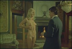 Голая Мари Форса в фильме «Флосси» фото #29