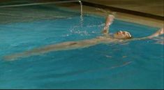 Полностью голая Мари-Жозе Кроз в фильме «Ордо» фото #2