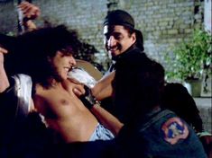 Голая Марина Сиртис в фильме «Жажда смерти 3» фото #2