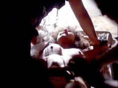 Голая Марина Сиртис в фильме «Жажда смерти 3» фото #6