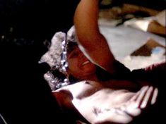 Голая Марина Сиртис в фильме «Жажда смерти 3» фото #7