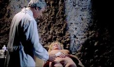 Голая Марина Хедман в фильме «Куколка» фото #5