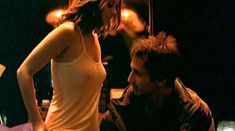 Голая Марион Котийяр в фильме «Частное расследование» фото #10