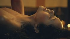 Голая Мариса Рамирес в сериале «Спартак. Боги арены» фото #8