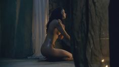 Голая Мариса Рамирес в сериале «Спартак. Боги арены» фото #10