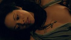 Голая Мариса Рамирес в сериале «Спартак. Боги арены» фото #13