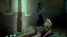 Голая Мариса Рамирес в фильме «Город смерти» фото #6