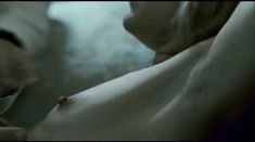 Голая Мария Белло в фильме «Скачивая Нэнси» фото #3