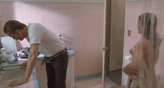 Голая Мария Кончита Алонсо в фильме «Все меры предосторожности» фото #3