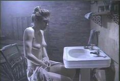 Голая Мария Форд в фильме «Горячая линия» фото #7