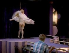 Голая Мария Форд в фильме «Стриптизерша» фото #5