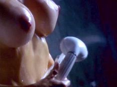 Голая Мария Форд в фильме «Я тоже люблю играть» фото #6