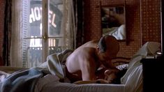 Голая Мария де Медейруш в фильме «Генри и Джун» фото #6