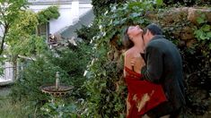 Голая Мария де Медейруш в фильме «Генри и Джун» фото #17