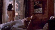 Голая Мария де Медейруш в фильме «Генри и Джун» фото #28