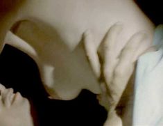 Голая грудь Марли Мэтлин в фильме «Самооборона» фото #7