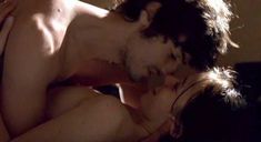 Марта Этура засветила грудь в фильме «Когда часы пробили 13» фото #1