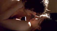 Марта Этура засветила грудь в фильме «Когда часы пробили 13» фото #4