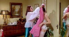 Голая Мартин Бесвик в фильме «Счастливая проститутка едет в Голливуд» фото #32