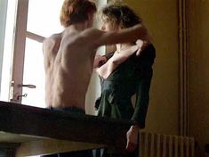 Полностью голая Марушка Детмерс в фильме «Имя: Кармен» фото #1