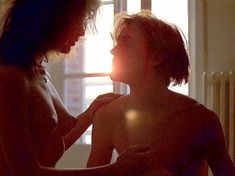 Полностью голая Марушка Детмерс в фильме «Имя: Кармен» фото #7