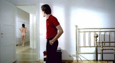 Голая Марушка Детмерс в фильме «Дьявол во плоти» фото #2