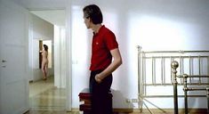 Голая Марушка Детмерс в фильме «Дьявол во плоти» фото #3