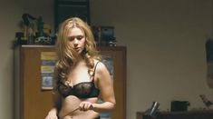 Голая Мейв Дермоди в фильме «Красивая Кейт» фото #3