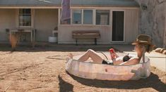 Голая Мейв Дермоди в фильме «Красивая Кейт» фото #6