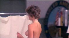 Голая грудь Мелани Гриффит в фильме «Улыбка» фото #7