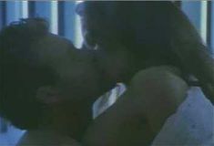 Голая Мелани Пол в фильме «Тяжелые времена» фото #19