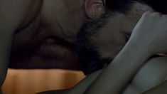 Голая Мелиа Крейлинг в сериале «Тиран» фото #4