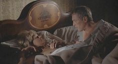 Голая Мелинда Диллон в фильме «Удар по воротам» фото #1