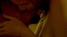 Голая Мелисса Сейджмиллер в сериале «Узнай врага» фото #11