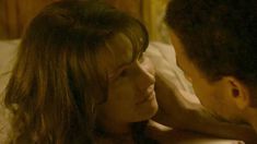 Голая Мелисса Сейджмиллер в сериале «Узнай врага» фото #16