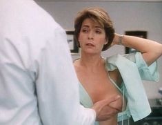 Голая грудь Мередит Бакстер в сериале My Breast фото #3