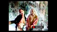 Сочная голая грудь Мерседес МакНаб в фильме «Топор» фото #6