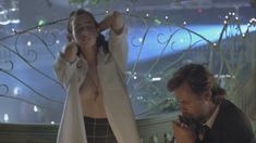 Миа Киршнер засветила голую грудь в фильме «Экзотика» фото #7