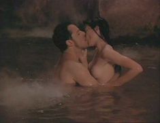 Миа Сара снялась голой в фильме «Черный день, светлая ночь» фото #4