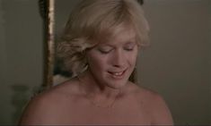 Голая Мимзи Фармер в фильме «Девушка из Триеста»