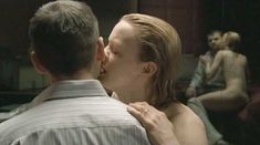 Голая Минна Хаапкюля в фильме «Змий» фото #1