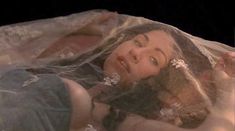 Минни Драйвер засветила сосок в фильме «Гувернантка» фото #1