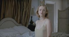 Миранда Ричардсон засветила голую грудь в фильме «Ущерб» фото #1