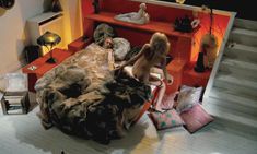 Голая попа Мирей Дарк в фильме «Высокий блондин в чёрном ботинке» фото #3