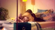 Мисси Стоун засветила грудь в сериале «Секс-хроники» фото #6