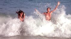 Полностью голая Мишель Джонсон в фильме «Во всем виноват Рио»