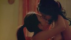 Мишель Крусик засветила грудь в фильме «Спасая лицо» фото #2