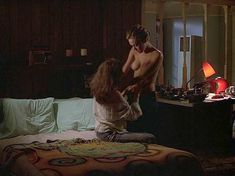 Мишель Уильямс засветила сосок в фильме «Если бы эти стены могли говорить 2» фото #9